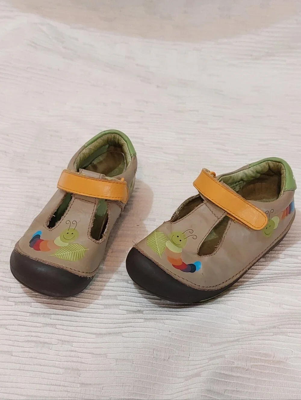 Momo Baby Mary Jane Shoes with Yellow Strap and Green Trim Size 8.5